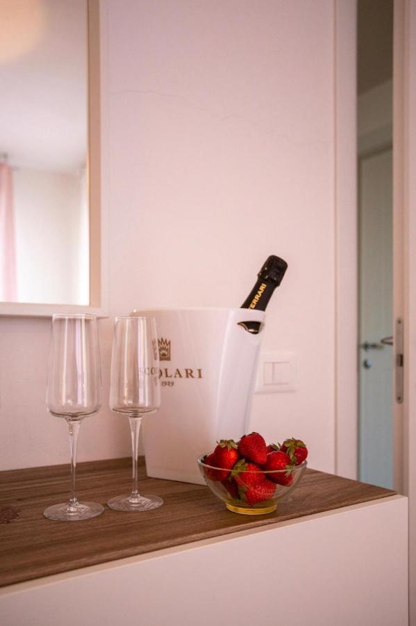 Bed And Breakfast Castello7 San Felice del Benaco Exterior foto