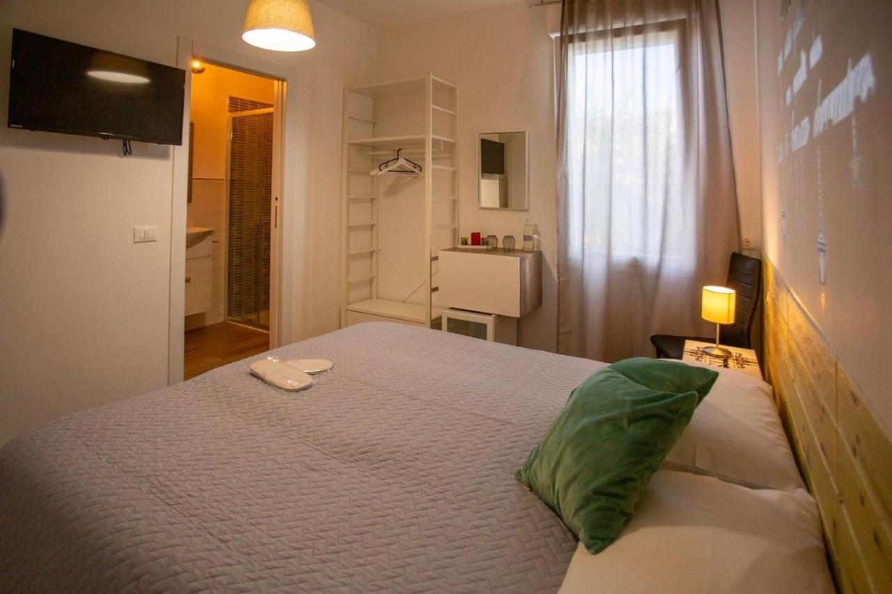 Bed And Breakfast Castello7 San Felice del Benaco Exterior foto
