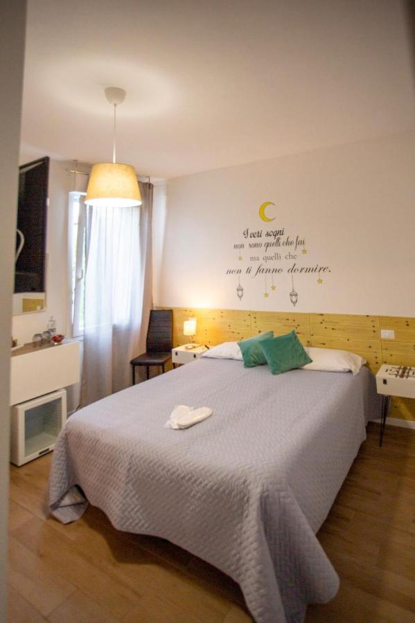 Bed And Breakfast Castello7 San Felice del Benaco Exterior foto